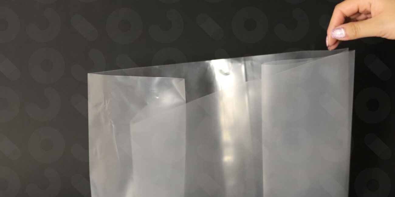 Bolsa con fuelles laterales de polietileno de alta y baja densidad, natural, pigmentada e impresa.